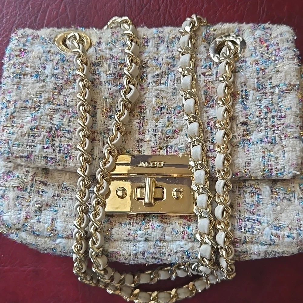 Aldo Quilted Handbag In Biege With Pastel Pink And Blue Accents. - Picture 3 of 16